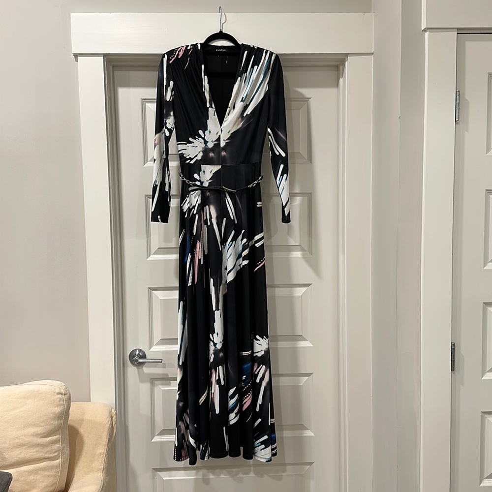 Gorgeous bebe maxi dress with belt